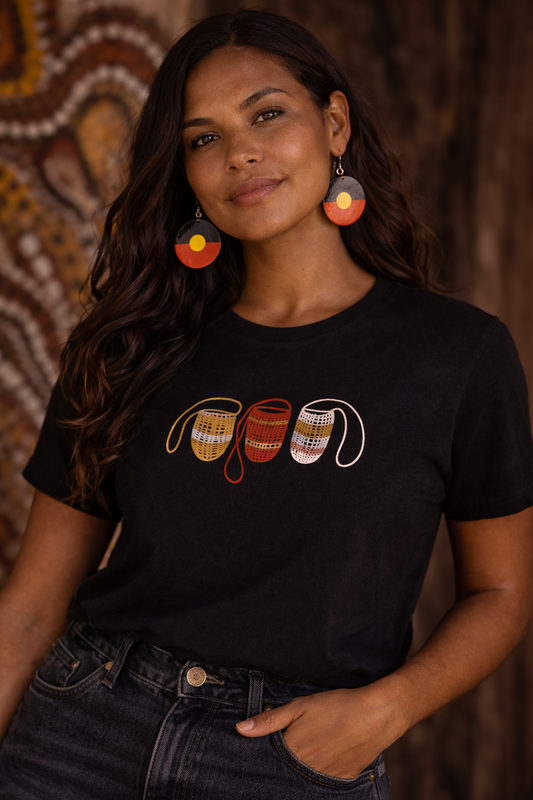 Australian Woman's Dilly bag short sleeve T-shirt.